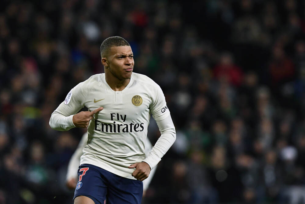 Benchmark上调Shopify目标价至140美元